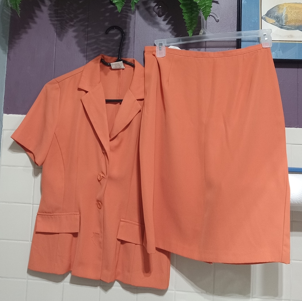 Studioc ladies orange two-piece skirt set size 10 jacket no pockets